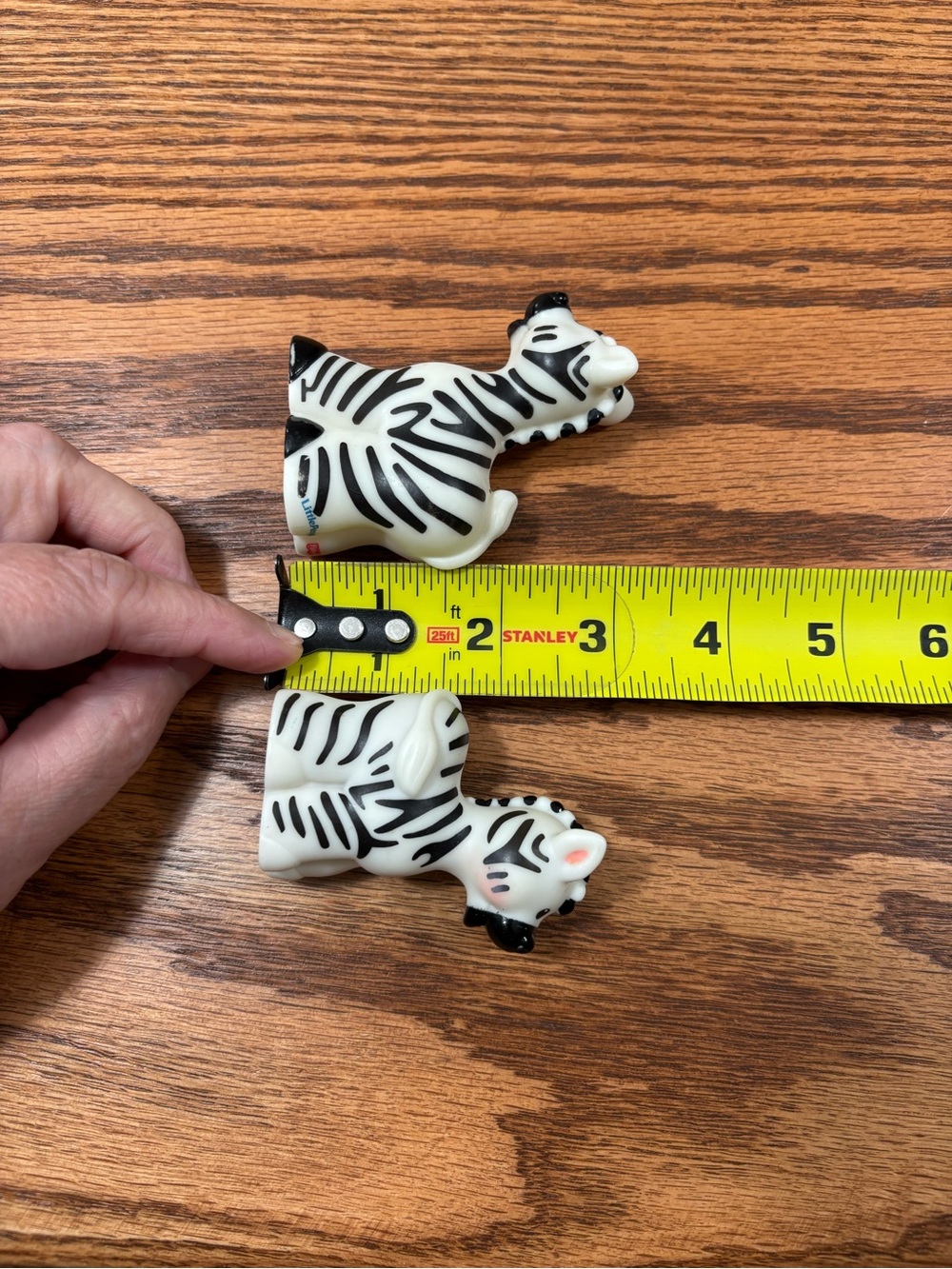 Vintage FISHER PRICE Little People Zebra Pair Zoo Noah's Ark Toys 2002 Mattel - Picture 8 of 8